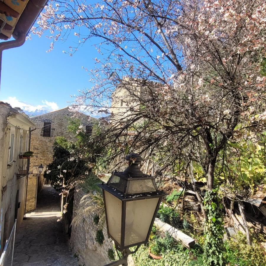 Luciae Domus Hotel Roccascalegna Екстериор снимка